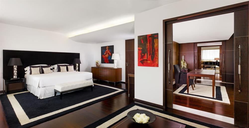 Sheraton Porto Hotel & Spa Exterior photo A bedroom at the Mandarin Oriental, Munich