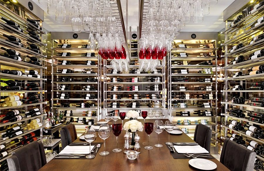 Sheraton Porto Hotel & Spa Exterior photo Wine room at the restaurant