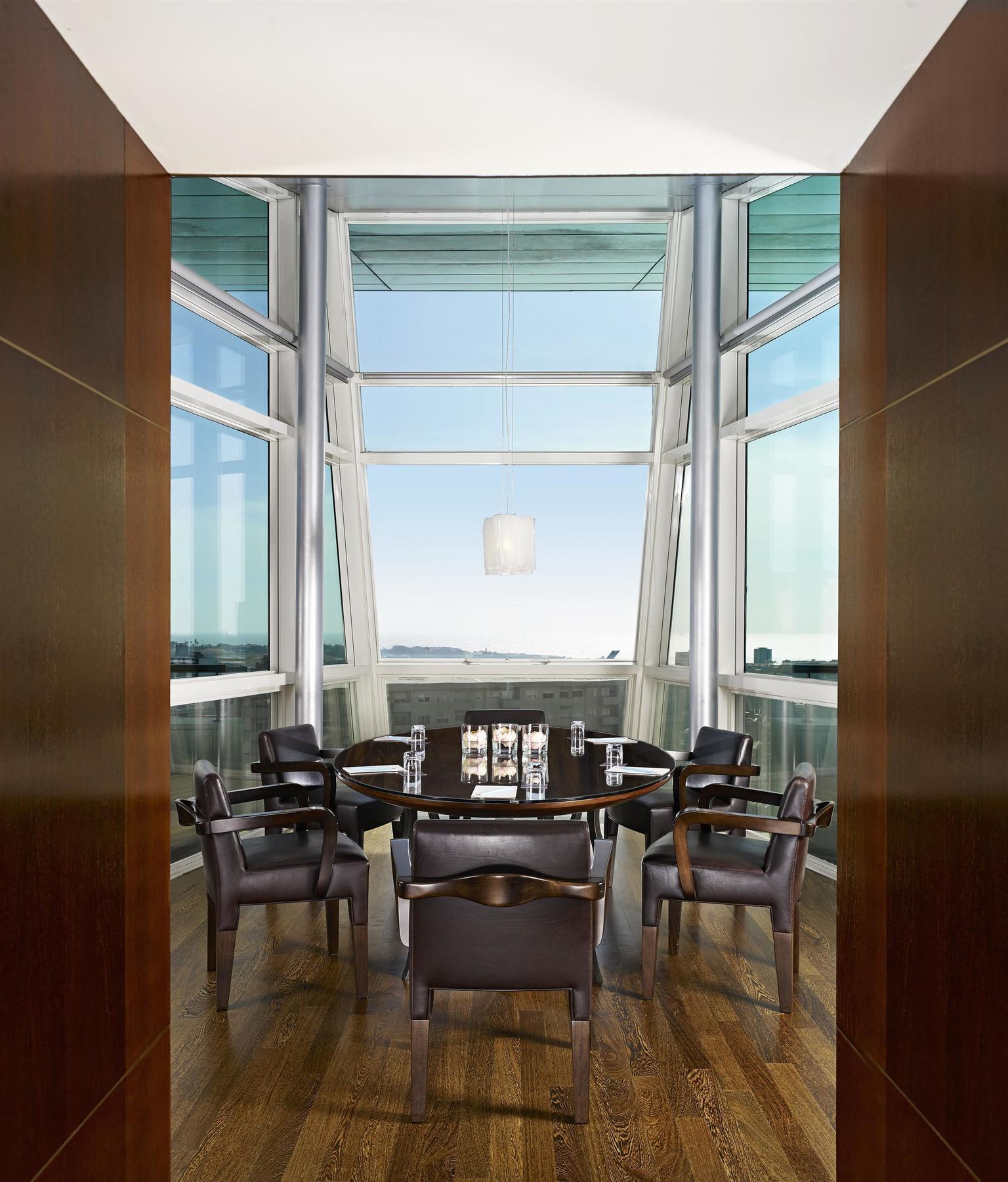 Sheraton Porto Hotel & Spa Exterior photo The dining room