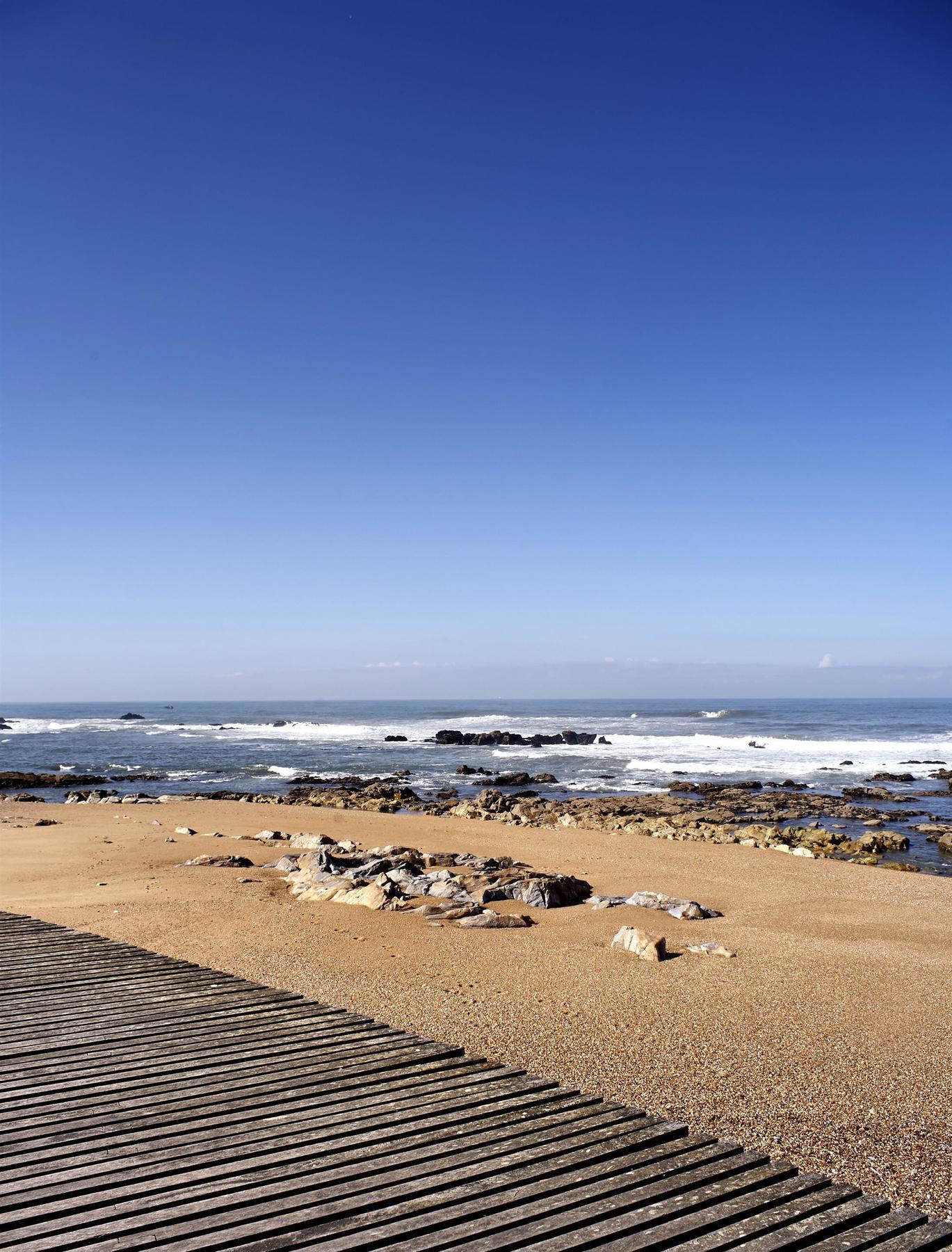 Sheraton Porto Hotel & Spa Exterior photo Beach of the village