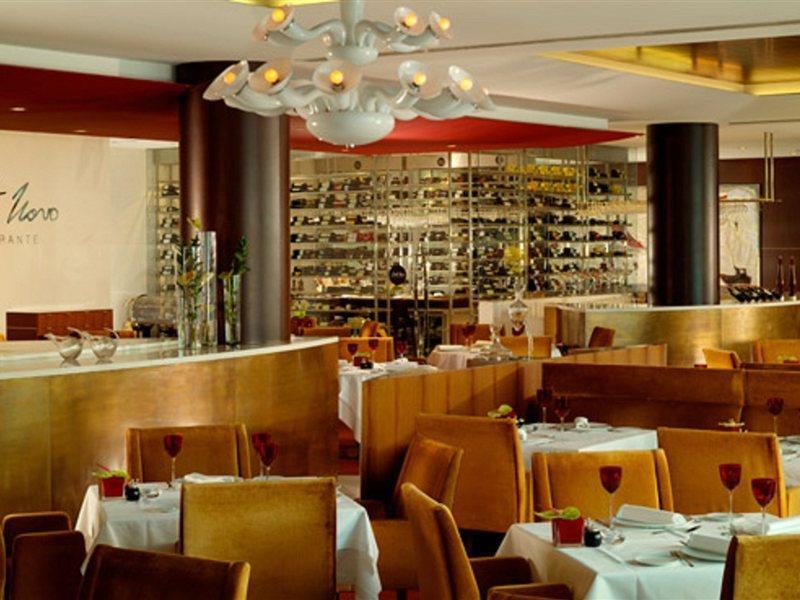 Sheraton Porto Hotel & Spa Exterior photo Interior of the restaurant